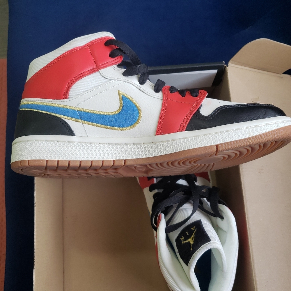 Nike Jordan 1 Mid Let(her) womens size 9